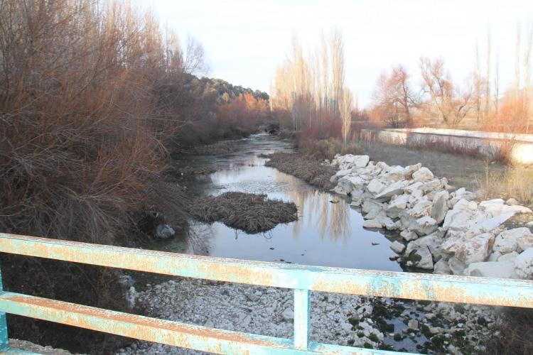 <p>Burası Beyşehir'in doğal güzelliğini en güzel yansıtan mekanlarından birisiydi. Çok güzel fotoğraflar veren, bizim de fotoğrafçılar olarak çok uğrak noktalarımızdan bir tanesiydi" ifadelerini kullandı.</p>
