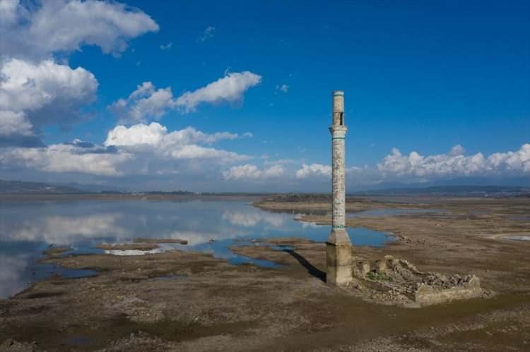 <p>İzmir'de son 1 haftada aralıklarla devam eden yağışlara karşın barajlardaki su oranı, geçen yılın gerisinde kaldı. Geçen yılki doluluk oranlarına göre artan tek baraj ise yüzde 35 seviyesinde doluluk oranına sahip Balçova Barajı oldu.</p>

<p> </p>

