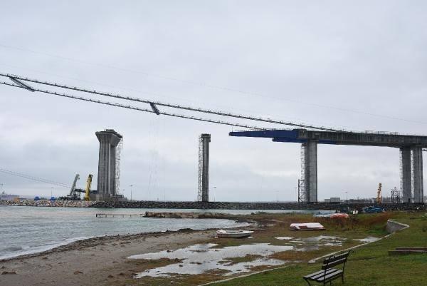 <p>1915 &Ccedil;anakkale K&ouml;pr&uuml;s&uuml;'nde, kedi yolunun ardından Şubat ayı i&ccedil;erisinde&nbsp;ana halatlar ile askı halatlarının montajına başlanması planlanıyor.&nbsp;</p>

<div>&nbsp;</div>
