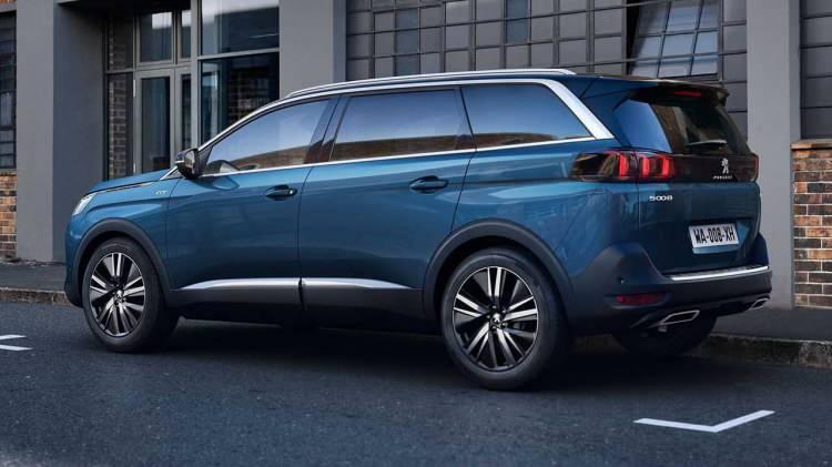 <p>Yedi kişilik oturma kapasitesi bulunan 1.5 lt BlueHDi Dizel motora sahip yeni Peugeot SUV 5008’de; <strong>120.000 TL</strong> için 24 ay yüzde 0 faiz avantajıyla satışta.</p>