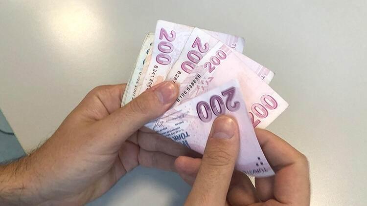 <p>Enflasyon oranları hem memurların hem de emeklilerin zamlarını etkiliyor. İşte memur ve emeklilerin alacağı yeni maaşlar...</p>

<ul>
</ul>
