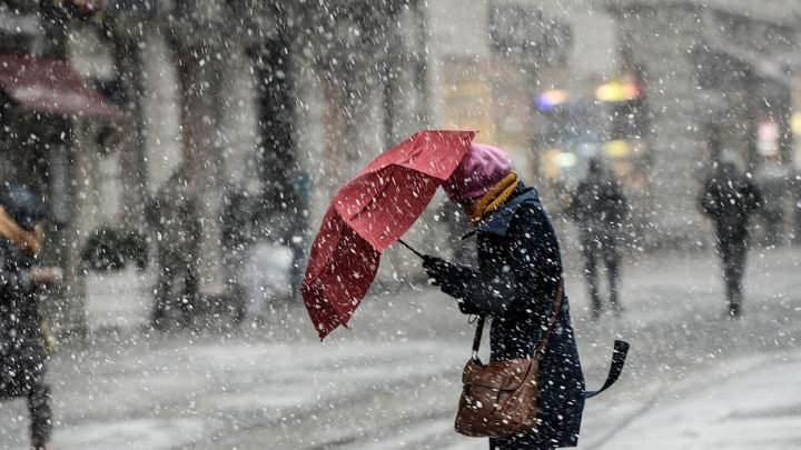 pstrongİSTANBUL'DA KAR/strong/p p14 Ocak Perşembe günü Ankara'da kar yağış beklenirken Meteoroloji tarafından yayınlanan haritada 15 Ocak Cuma günü İstanbul’da karla karışık yağmur bekleniyor./p 