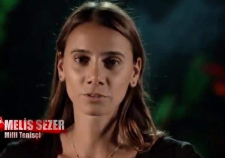 <p><strong>MELİS SEZER (Milli Tenisçi)</strong></p>

<p><span style="color:#800080"><em><strong>"Herkese merhaba, ben Melis Sezer!</strong></em></span></p>

<p><span style="color:#800080"><em><strong>Bugüne kadar milli sporcu olarak kortlarda birçok ilke imza attım. Şimdi sıra Survivor’da!</strong></em></span></p>

<p><span style="color:#800080"><em><strong>2021 Survivor’ında; azmimi, inancımı ve cesaretimi göstermek için ünlüler takımında karşınızdayım. Beni yetiştiren aileme, bana güvenen destekçilerime ve memleketim İzmir’e yakışır şekilde mücadele edeceğim.</strong></em></span></p>

<p><span style="color:#800080"><em><strong>Bana bugüne kadar gösterdiğiniz ve bugünden sonra göstereceğiniz destekleriniz için teşekkür ederim. Hepinizi çok seviyorum, Survivor’da görüşmek üzere!"</strong></em></span></p>
