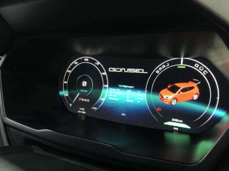 <p>Günsel B9, yüzde 100 elektrikli bir otomobil. Tek şarjla 350 kilometre yol kat edebilen araç, toplamda 10 bin 936 parçanın bir araya gelmesiyle üretildi. Aracın motoru 140 kW gücünde. Saate 100 km hıza 8 saniyede ulaşabilen Günsel B9’un hız limiti ise elektronik olarak saatte 170 km ile sınırlandırıldı. Günsel B9’un bataryası yüksek hızlı şarjla sadece 30 dakikada doldurulabiliyor.</p>
<ul>
</ul>