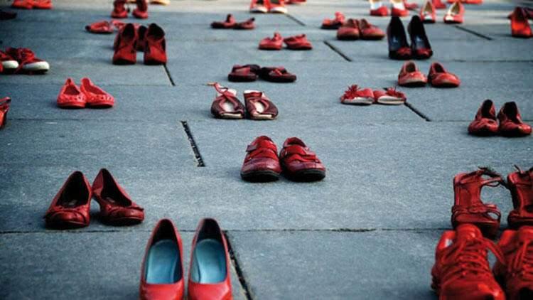 <p>Türkiye'de 2020 yılında 300 kadın öldürülürken, 171 kadın ise şüpheli olarak ölü bulundu. </p>
