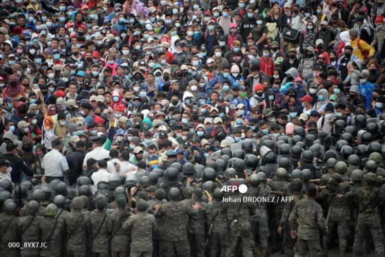 <p>Uzun yıllardan bu yana, Orta Amerika ülkelerinden yola çıkan çok sayıda göçmen, Guatemala ve Meksika üzerinden ABD'ye ulaşmaya çalışıyor.</p>