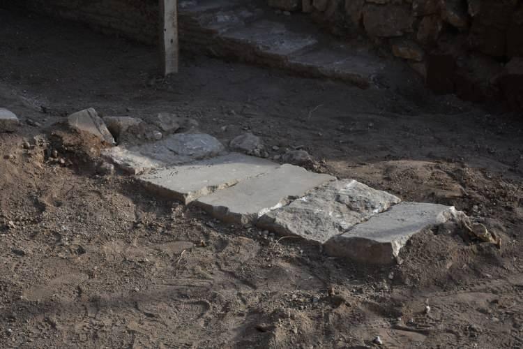 <p>Yıldız, şunları kaydetti <em>"Kazıda çıkan kitabe parçaları dönemin yazı stili özelliklerini gösteriyor. Birinci mezarda yatan kişinin 1. Kılıçarslan, ikinci mezarda yatan kişinin ise kızı Saide Hatun olduğunu söyleyebiliriz. Yapılan çalışmalar neticesinde elde edilen veriler doğrultusunda Silvan'da olduğu bilinen yalnız bugüne kadar mezarı gün yüzüne çıkarılamayan 1. Kılıçarslan'ın mezarının bütün verileriyle tespit edildiğini söyleyebiliriz."</em></p>
