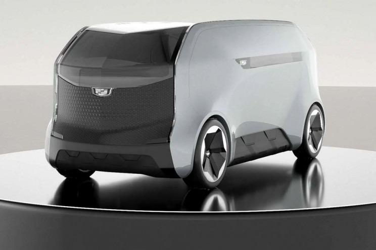 <p>Pod araba, konfor için çoğu oturma odasına rakip olacak ve etrafı saran bir kanepe, büyük pencereler, yolcuların yaşamsal işaretlerini okumak için biyometrik sensörler ve Halo'daki koku, nem ve aydınlatma üzerinde tam kontrol gibi olanaklar içeriyor</p>
