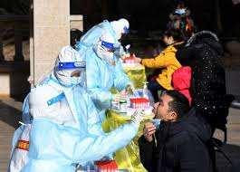 <p>Geçtiğimiz haziran ayında, Pekin'de büyük deniz ürünleri pazarı Xinfadi'de yüzlerce kişiyi enfekte eden bir salgını tetikleyen bir dizi enfeksiyon tespit edilmişti.</p>
