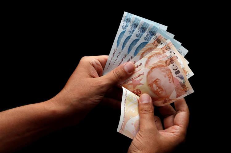 <p><strong>ÇOKLU DOĞUM YARDIMI:</strong></p>
<p>Muhtaç ailelere ikiz, üçüz gibi çoklu doğum sonrasında 0-24 ay arası çocukların bakımı için çocuk başına 150 ödeme yapılıyor. Ödemeler 2 ayda bir yatırılıyor. Yardım en fazla 24 ay sürüyor.</p>
<p>Gelir şartı 852 lira</p>