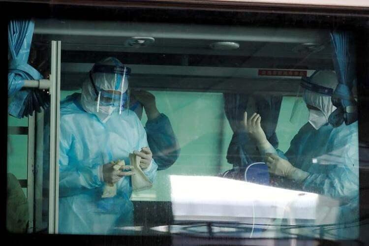 <p>Pekin'i &ccedil;evreleyen Hebei Eyaletinde ortaya &ccedil;ıkan en son salgın, 20 milyondan fazla insanın tecrite alınmasına, acil seyahat kısıtlamalarına ve yaygın testlere sebep oldu.</p>

<p>&nbsp;</p>
