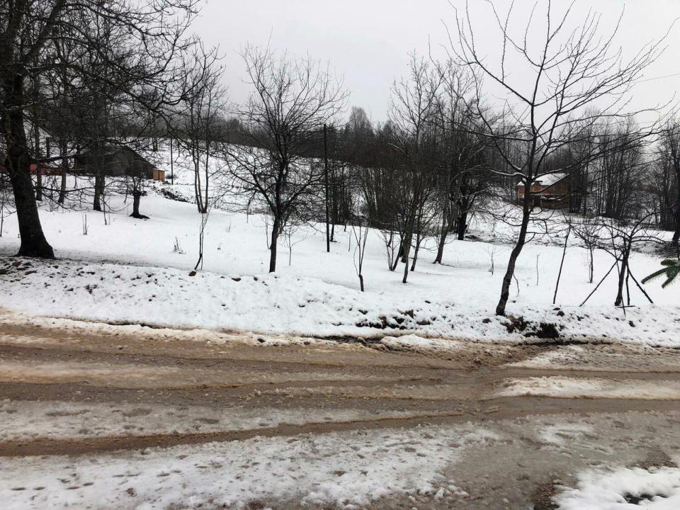 <p> Sakarya'ya yılın ilk karı düştü, kentin yüksek kesimleri beyaza büründü. </p>
