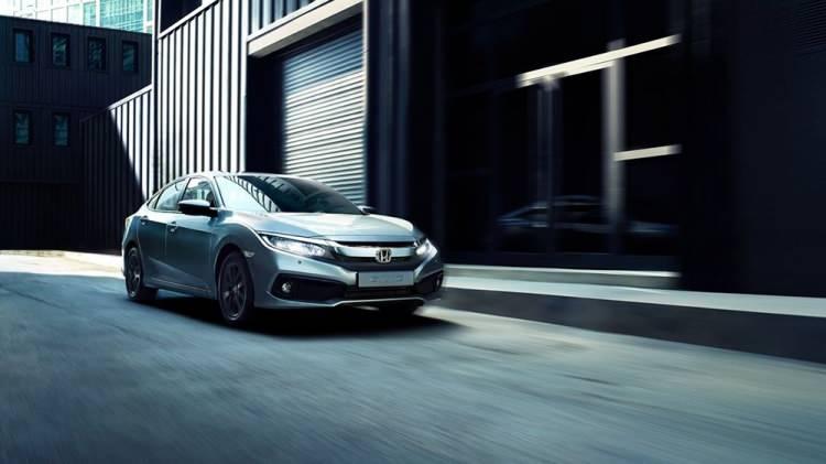 <p><strong>HONDA</strong></p>

<p>Civic Sedan 1.6L Elegance Otomatik Benzin<br />
<br />
Liste fiyatı 285.900 TL</p>

