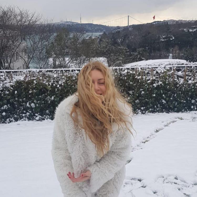 <p><strong>Sinem Kobal İmirzalıoğlu</strong></p>