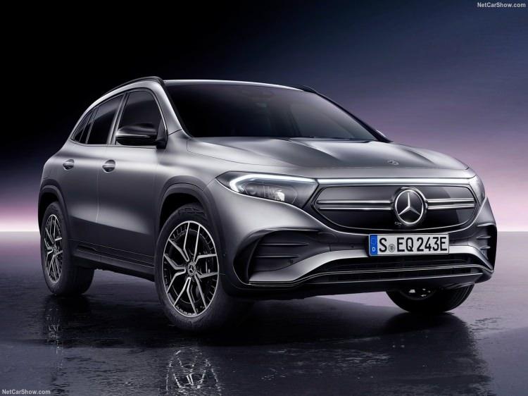<p><span style="color:#FF8C00"><strong>TÜRKİYE FİYATI</strong></span><br />
<br />
Bu yıl Türkiye yollarına çıkacak olan Mercedes EQA'nın yurt dışı fiyatı 40 bin euro, Türkiye fiyatının ise 500 bin TL civarında olması bekleniyor.</p>