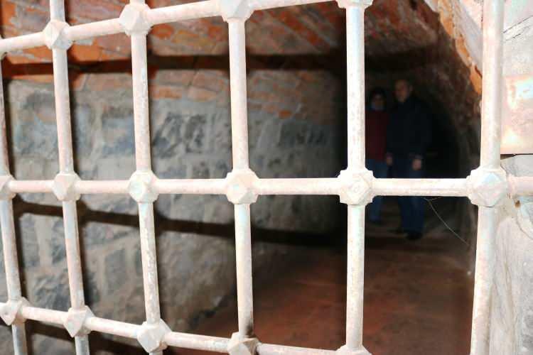 <p> O geçitlerden Dicle’ye giden kapılar var. Fiskaya’ya giden geçitler var. Bunlar biliniyor, daha keşfedilmemiş.</p>