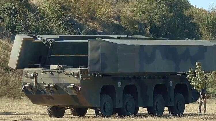 Türk mühendisler yaptı! Dev tankı sırtında taşıdı