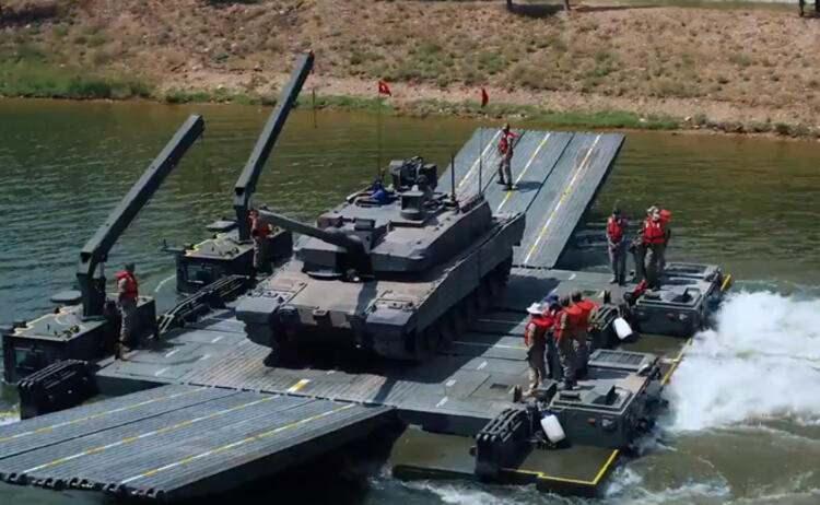 Türk mühendisler yaptı! Dev tankı sırtında taşıdı