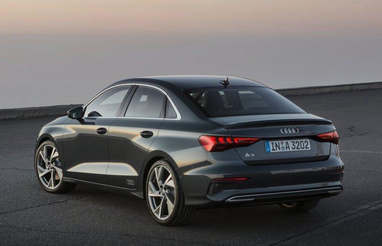 <p>Audi A3 Sedan 0,99 faiz 24 ay 100.000 TL, yüzde 1,21 faiz 254 ay 150.000 TL ve yüzde 1,32 24 ay 200.000 TL .</p>
