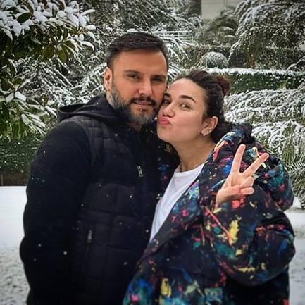 <p><strong>Alişan ve Buse Varol Tektaş</strong></p>