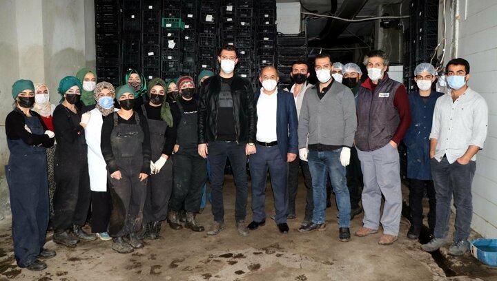 <p>Daha önce Akdeniz Bölgesi'nden gelen mantar, tesisin kurulmasının ardından bölge illerindeki manav marketlere mantar göndermeye başladı.</p>
