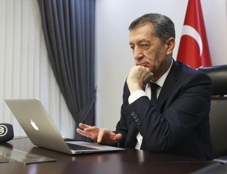 Milli Eğitim Bakanı Selçuk'tan öğrencilere son dakika müjdesi