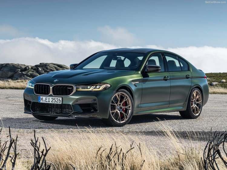 <p>Bavyeralı üretici bugüne kadarki en hızlı BMW modeli olarak nitelendirdiği, BMW M5 CS'yi tanıttı. Yüksek performansıyla dikkat çeken BMW M5 CS'nin beygir gücü, maksimum hızı ne kadar? Teknik özellikleri nedir? İşte detaylar...</p>

<p> </p>
