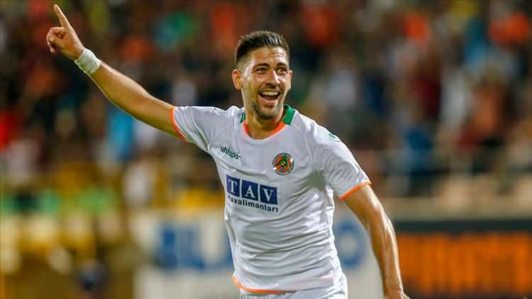 <p>ANASTASİOS BAKASETAS</p>

<p><strong>Yeni Takımı:</strong> Trabzonspor<br />
<strong>Eski Takımı:</strong> Alanyaspor</p>
