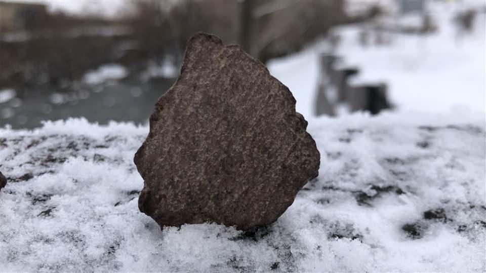 <p>Müzeye getirdiğimde taş olarak isimlendirdiler ama ben bunların üzerinde belirli bir zaman sonra yoğunlaştım ve insan eliyle yapıldığından şüphelendim. Ben bunların pişmiş toprakla yapıldığına inanıyorum.</p>