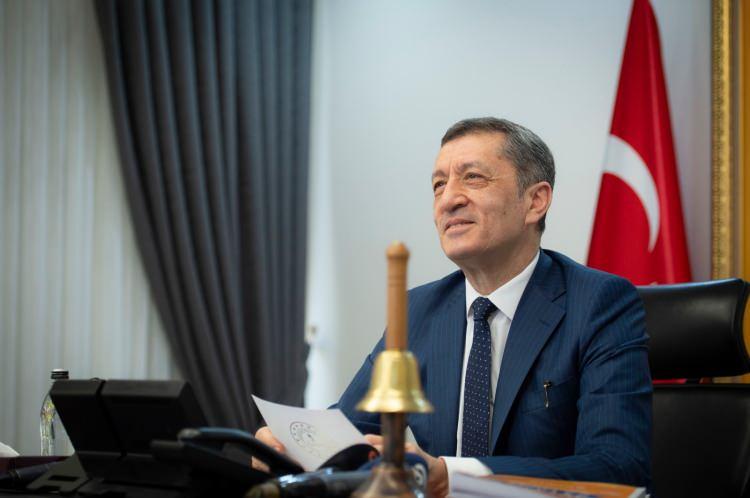 Milli Eğitim Bakanı Selçuk'tan öğrencilere son dakika müjdesi
