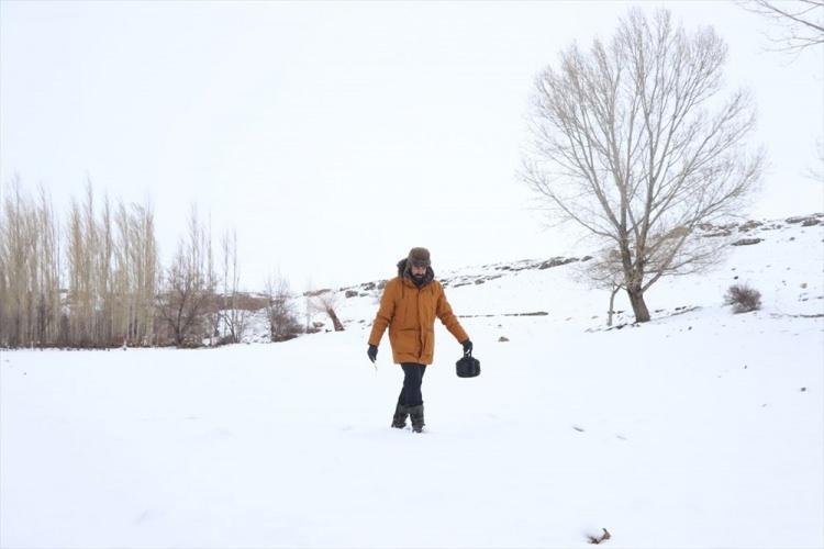 <p>Gen&ccedil;lik ve Spor Bakanlığında gen&ccedil;lik lideri olarak &ccedil;alışan ve Ankara'da yaşayan 35 yaşındaki Akdağ'ın 2000 yılında tanıştığı izcilik sayesinde doğaya olan sevgisi arttı.</p>

<p>&nbsp;</p>
