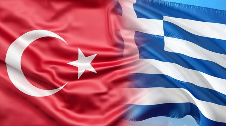 <p>Mart ayında gerçekleşmesi beklenen BM davetli Kıbrıs zirvesinde Türk ve Yunan dışişleri bakanlarının görüşeceğini belirten Kathimerini, ABD ve AB'nin atacağı muhtemel adımların iki komşu arasındaki ilişkilerde belirleyici olabileceğini savundu.</p>

<p> </p>
