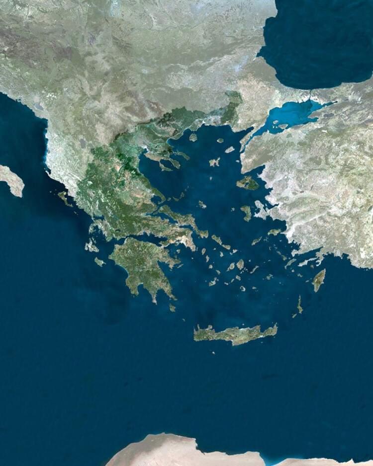 <p>Yerel medyadaki haberlerde Fransız üretimi Belh@rra fırkateynlerinin Türkiye'ye karşı son model uçaksavar füzeleri ve denizden denize füzelerle de donatılacağı ileri sürüldü.</p>
<p> </p>