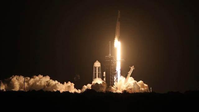 <p><strong>Haziran: SpaceX Falcon 9 roketi Türksat 5B’yi fırlatacak</strong><br />
<br />
Haziran ayında uzay çalışmaları Türkiye için de hareketli geçecek. SpaceX Falcon 9 roketi Florida, Cape Canaveral`dan Türksat 5B haberleşme uydusunu fırlatacak .</p>