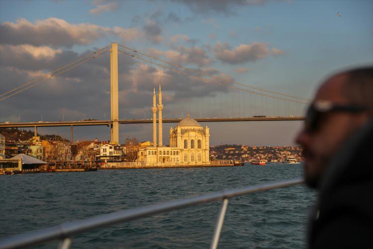<p>Custovic, sokağa çıkma yasağı sırasında ise İstanbul'u en saf haliyle görme imkanı da bulduklarını ifade ederek, "İstanbul bizi anne kucağı gibi karşıladı. </p>