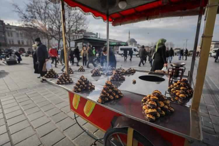 <p>Salgın nedeniyle yolculuk yapmakta endişeli olan herkesin İstanbul'a mutlaka gelmesi çağrısında bulunan Ambeskovic, "Önümüzdeki aylarda ailemle de gideceğim. Her adımda güvenli hissediyorsunuz orada." diye konuştu.</p>

<p> </p>

