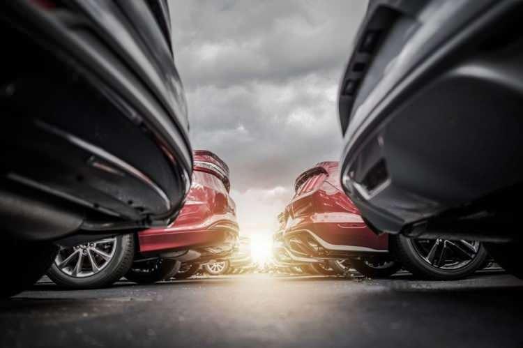 <p>İLK ÜÇ MARKAYA BAKIŞ</p>
<p><strong>MARKA SATIŞ (BİNEK + TİCARİ)</strong></p>
<p>FIAT: 5.044 (3.395 + 1.649)</p>
<p>VOLKSWAGEN: 4.708 (4.082 + 626)</p>
<p>TOYOTA: 4.300 (4.062 + 238)</p>