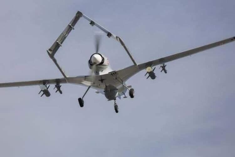<p>MİLSAR, kötü hava koşullarında bile, maksimum 27 km menzilden, 3mx3m, 1mx1m ve metre altı 30×30 cm çözünürlükte radar görüntüsü alabilmektedir. 30 kg ağırlığındaki MiLSAR'ın çapı 37 cm, yüksekliği ise 44,5 cm. ölçüleriyle İHA'lar için oldukça uygun boyut ve ağırlıktadır.</p>

<p> </p>
