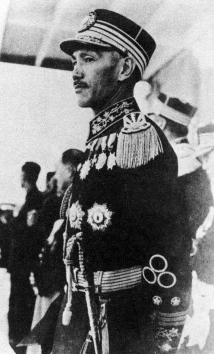 <p>1949 yılında Çin iç savaşı sırasında, komünistlere yenilen milliyetçiler, Tayvan adasına kaçmışlardı.</p>
<p> </p>
