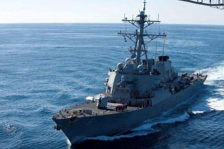 <p>ABD Donanmasına bağlı "USS John S. McCain" muhrip gemisi, Çin'in hak iddia ettiği Şişa (Paracel) adalarının kara sularına girdi.</p>

<p> </p>
