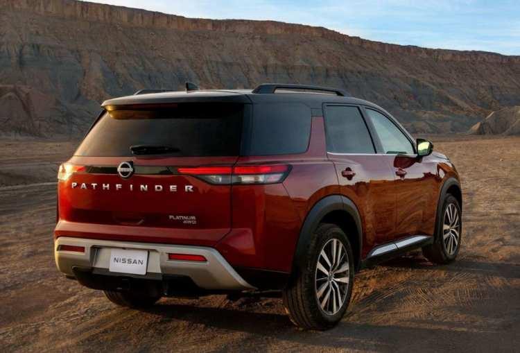 <p>Yeni Pathfinder, 9 ileri otomatik bir şanzımana geçiş yaptı. Araç direkt injeksiyonlu 3.5 litrelik V6 motoru aynı şekilde kullanılmaya devam ediyor. Bu motor araca 284 beygir güç ile 351 Nm tork sağlıyor.</p>
<p> </p>