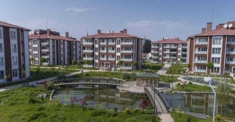 <p>(Şehit Aileleri, Harp ve Vazife Malulleri ile Dul ve Yetimleri kategorisinde başvuracakların en az 3 yıldır ikamet ediyor olması veya il nüfusuna kayıtlı olması gerekmektedir),</p>
