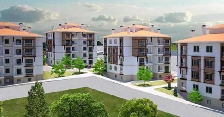 <p><strong>TOKİ A&Ccedil;IK SATIŞ DUYURULARI</strong></p>

<p>TOKİ a&ccedil;ık satış nedir araştıranlar i&ccedil;in TOKİ'nin web sitesinde bulunan &ccedil;ekiliş ve kura olmadan alınan ev ilanlarını kapsamaktadır. A&ccedil;ık satış duyuruları TOKİ tarafından 6 ayda bir duyurulsa da bu durum talebe g&ouml;re değişiklik g&ouml;sterilebiliyor. Eğer talep &ccedil;ok olursa a&ccedil;ık satış duyurusunun s&uuml;resi kısalabiliyor.</p>
