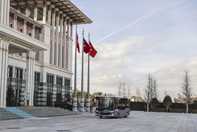 <p>Atak'ın endüstriyel bir ürün olması, elektrikli endüstriyel ürün olması ve alt yapısının da sürücüsüz araca uygun olması işimizi kolaylaştırdı, daha hızı hareket ettik." diye konuştu.</p>