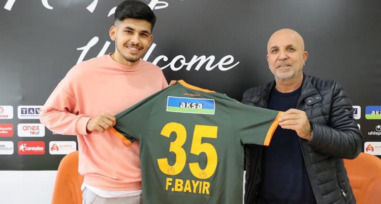 <p>FURKAN BAYIR</p>
<p>Yeni Takımı: Alanyaspor<br />
Eski Takımı: Menemenspor </p>