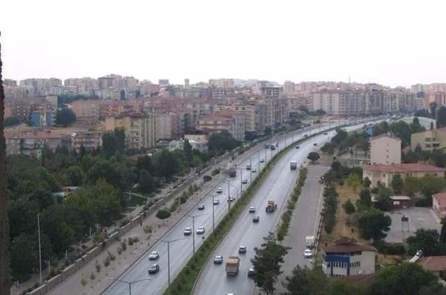 <p><strong>Uşak 2020 nüfusu</strong><br />
<br />
369 bin 433 kişi.</p>

<p>Geçen yıla göre;<br />
<br />
Bin 76 kişi azaldı.</p>
