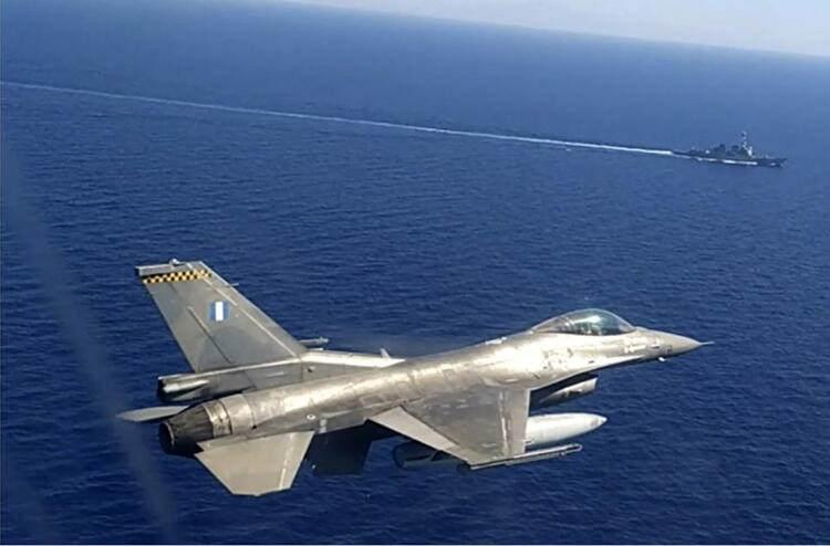 <p>Tatbikatta Yunan F-16'ları ve Mirage'larının da yer alacağını belirten yerel medya, Rafale jetlerinin katılımıyla yerdeki radar sisteminden silahlara kadar birçok başlığın test edileceğini aktarmıştı.</p>
<p> </p>