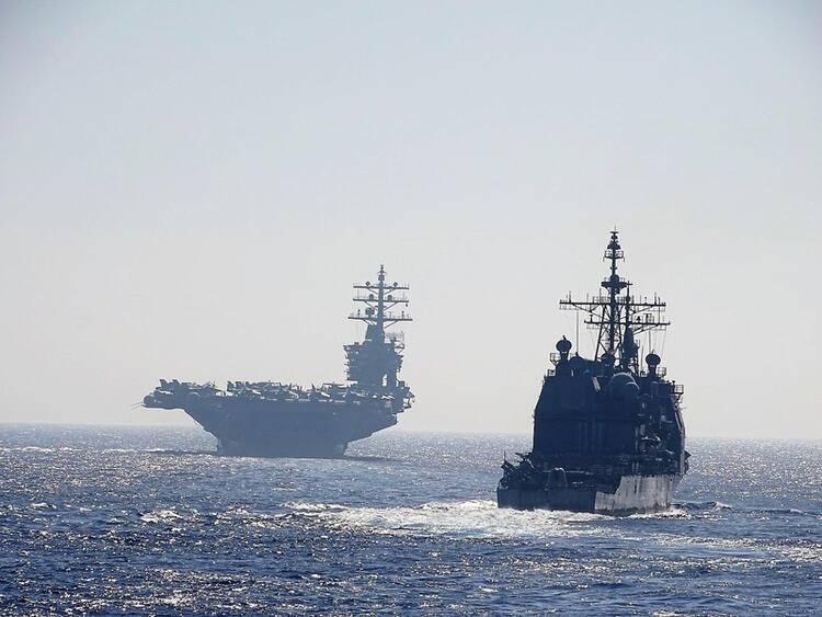 <p>Doğu Akdeniz'de 2020 yazında tırmanan gerilimle birlikte Türkiye karşıtı ülkeler Yunanistan'ın yanında saf tutmaya başladı. Fransa, Birleşik Arap Emirlikleri, Mısır gibi ülkelere kısa süre sonra Güney Kıbrıs'a uygulanan 30 yıllık silah ambargosunu kaldırarak ABD'de de katıldı. Washington bununla da kalmadı, uçak gemisi USS Dwight D. Eisenhower'ı Girit'e göndererek Yunan donanmasıyla tatbikat yapmasını sağladı.</p>
<p> </p>