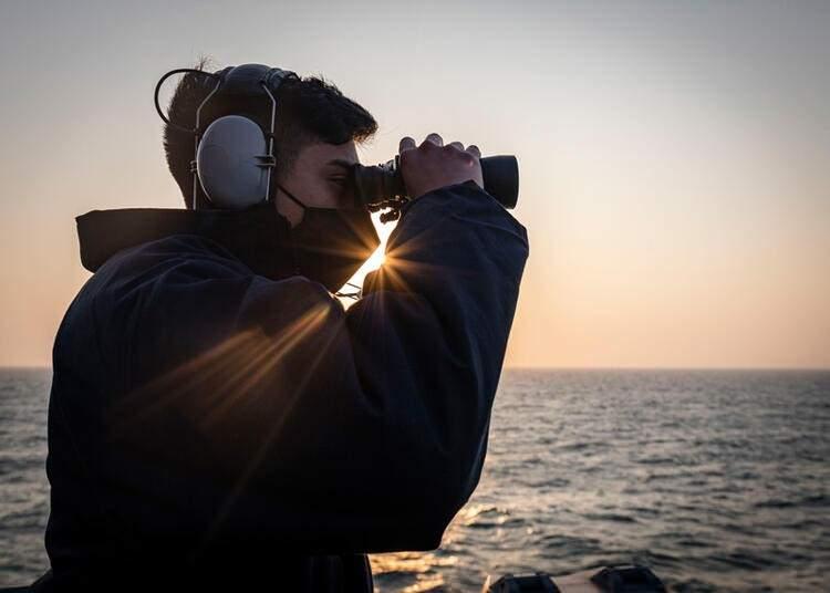 <p>PLA Güney Hareket Merkezi Komutanlığı sözcüsü PLA Hava Kuvvetleri Kıdemli Albay Tien Cünli, yaptığı açıklamada, ABD'ye ait savaş gemisinin bugün izinsiz olarak Çin'in Şişa adaları karasularına girdiğini belirtti.</p>
<p> </p>