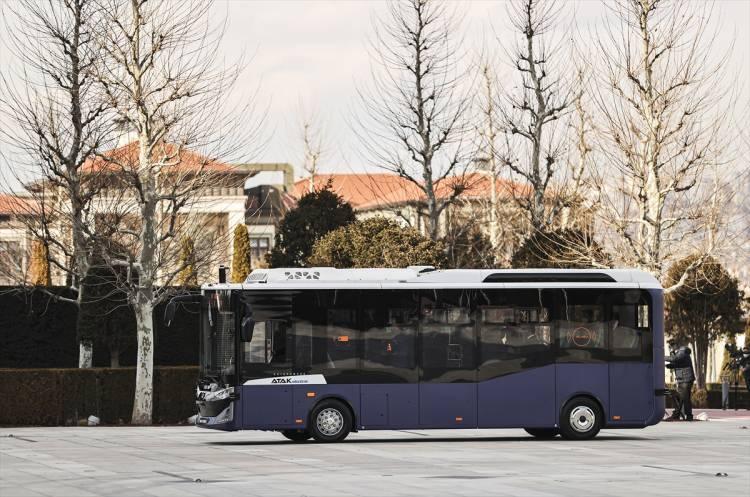 <p><strong>"Bu araç toplu taşımada şu haliyle de kullanılabilir" <br />
​</strong><br />
Okan Baş, sürücüsüz elektrikli otobüs Karsan Otonom Atak Electric'in hangi alanlarda kullanılacağına da değindi. </p>

<p> </p>
